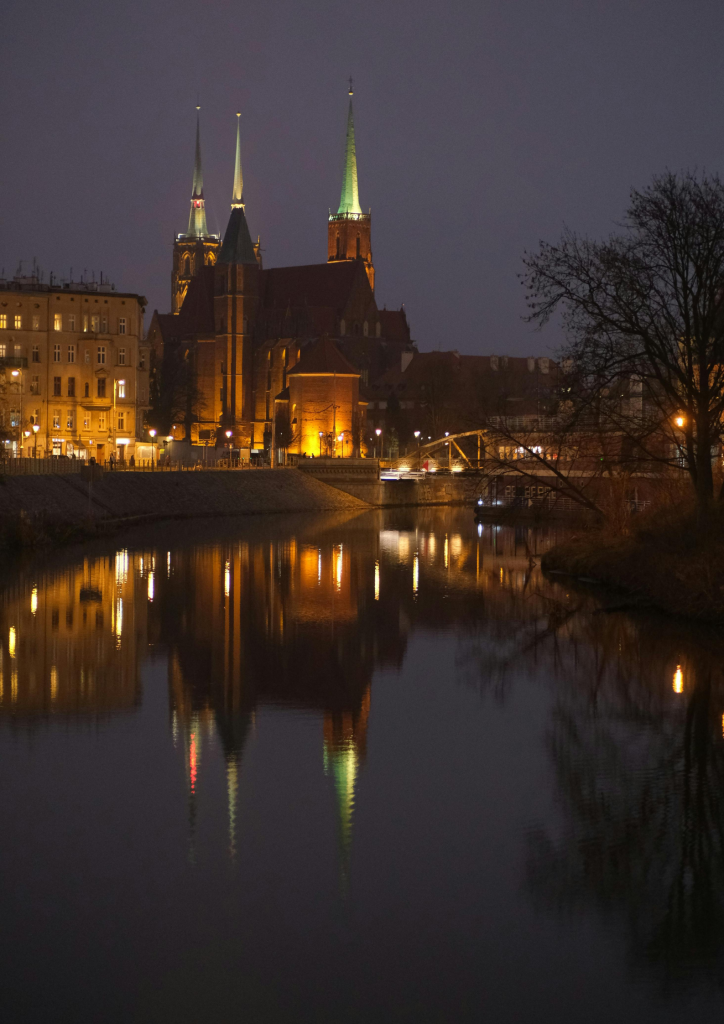 Uniwersytet Wrocławski nocą